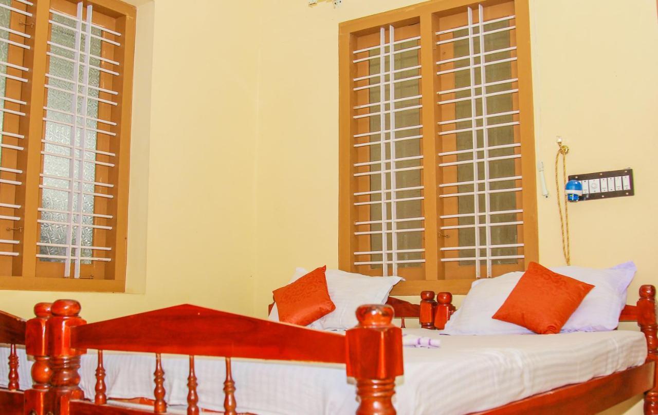 Aramana Holiday Inn Alappuzha Cameră foto